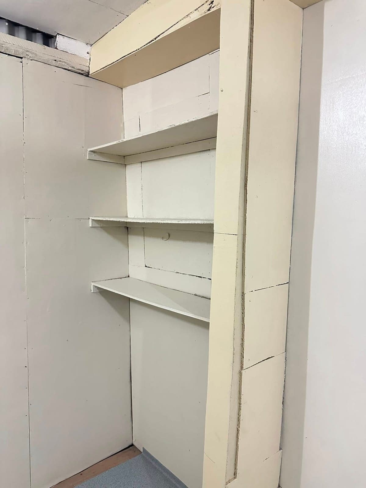 FOR RENT: BARATO KAAYO ROOM WITH OWN CR AND SINK LIBRE SUGA UG TUBIG AGDAO DOWNTOWN AREA (3,500/mont... - photo 2