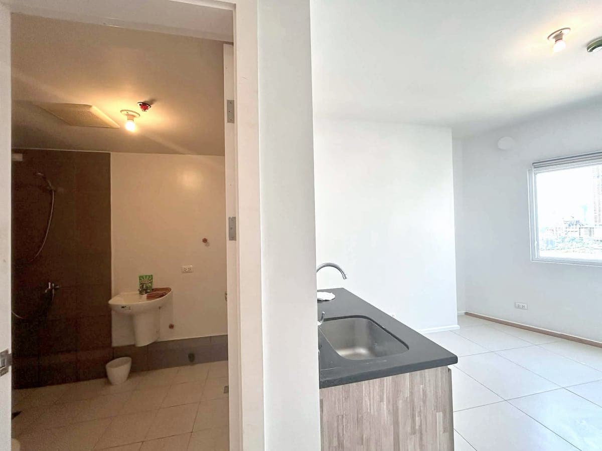 ₱14,000 ONLY! Studio for Rent in Circulo Verde, QC 🔥 - photo 2
