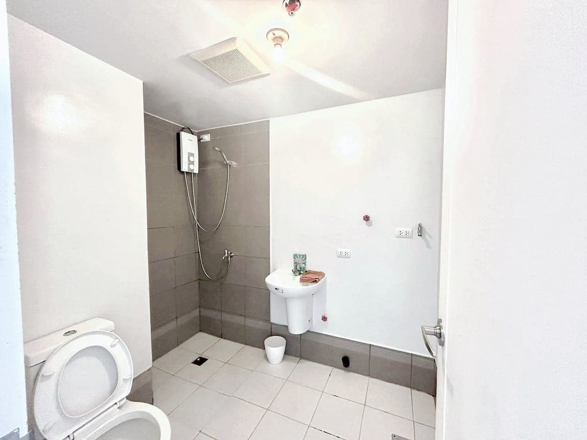 ₱14,000 ONLY! Studio for Rent in Circulo Verde, QC 🔥 - photo 3