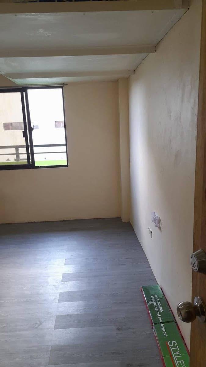 PLEASE READ BEFORE ASKING HOW MUCH!! FOR RENT Studio Type Unit 36 Square Meter Floor Area ( READY FO... - photo 1
