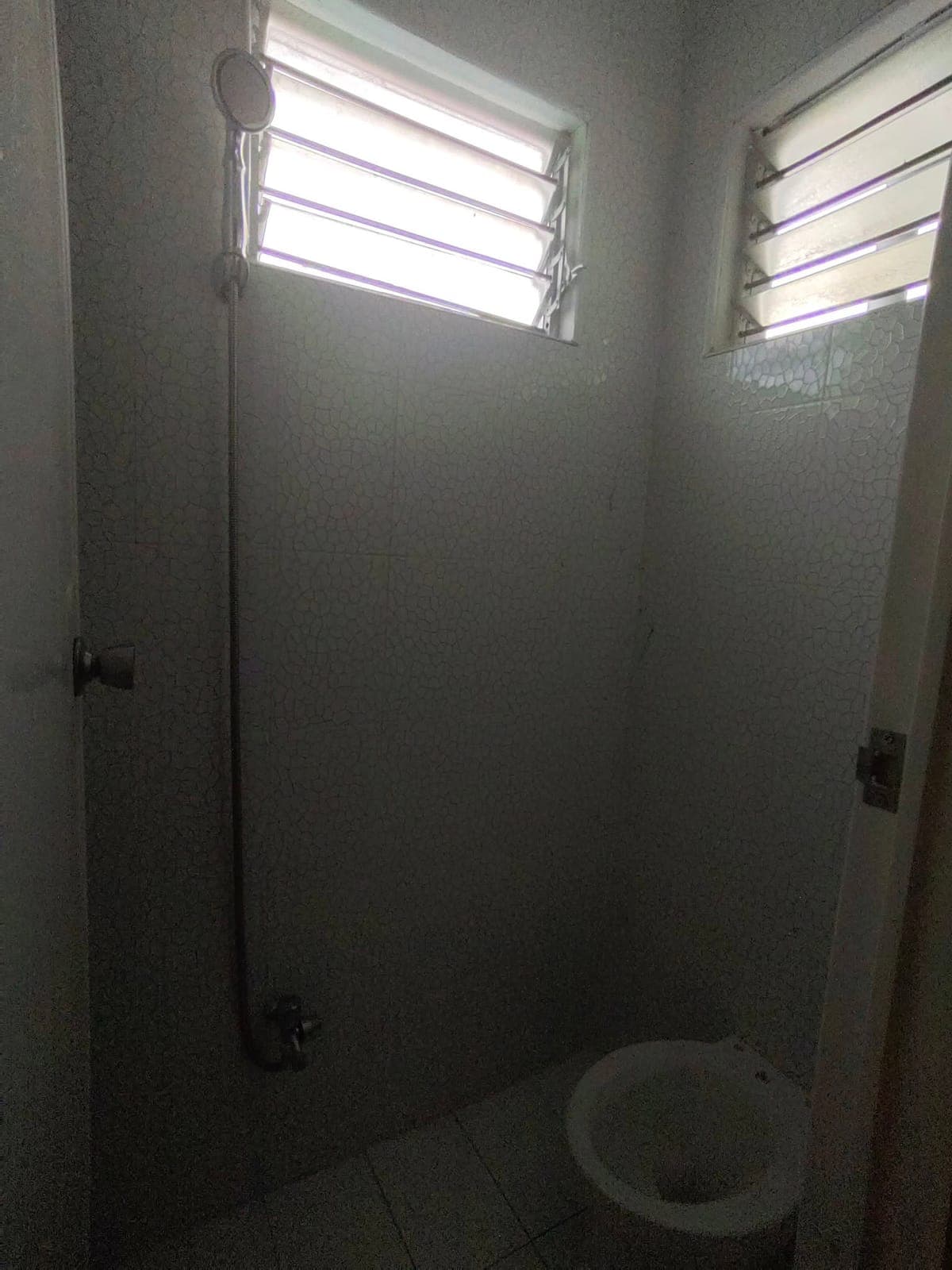 Good for 2  and with Aircon and Bedframe and Toilet and bath - photo 1