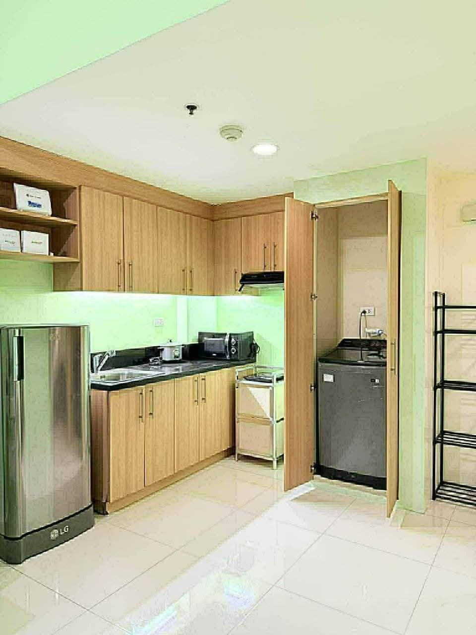 𝐅𝐎𝐑 𝐑𝐄𝐍𝐓 One Bedroom with Balcony Condo in SALCEDO SQUARE - photo 2