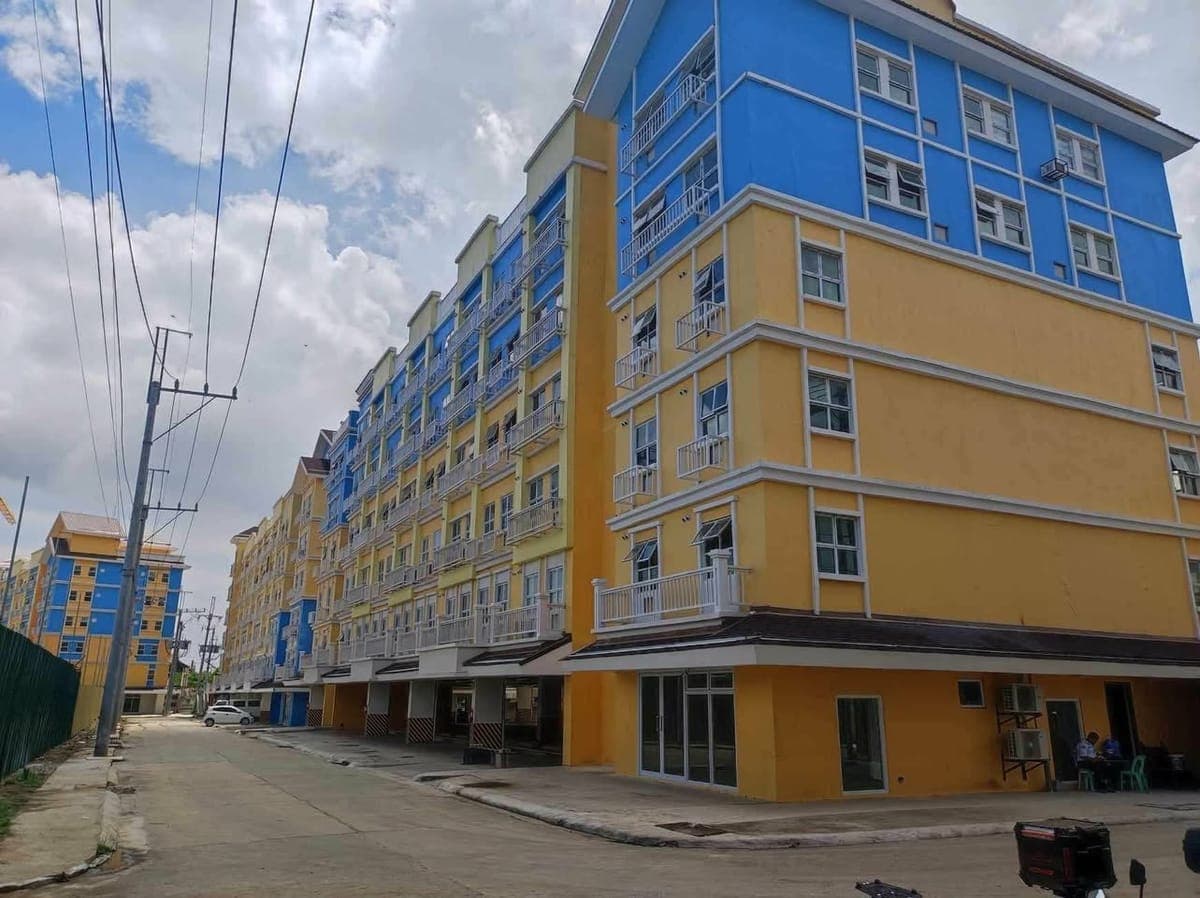 Condo For Rent In Terraces Tradizo Anabu Imus Cavite. - photo 2