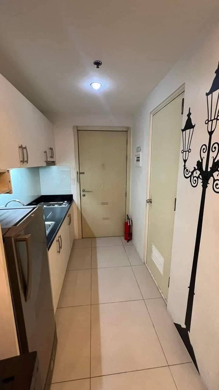 𝐅𝐎𝐑 𝐑𝐄𝐍𝐓 One Bedroom with Balcony Condo in Jazz Residences, Makati City. - photo 1