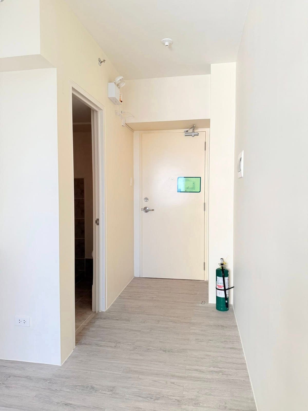 BRAND NEW Studio 14k only - photo 6