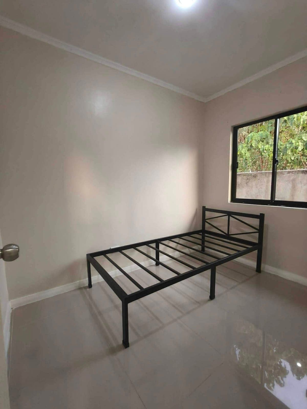 🏡Semi-Furnished House for Rent - photo 1