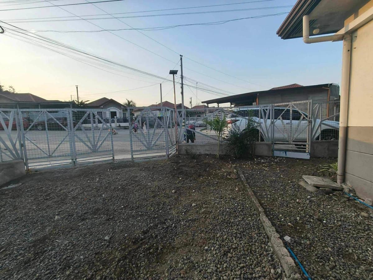 🏡Semi-Furnished House for Rent - photo 6