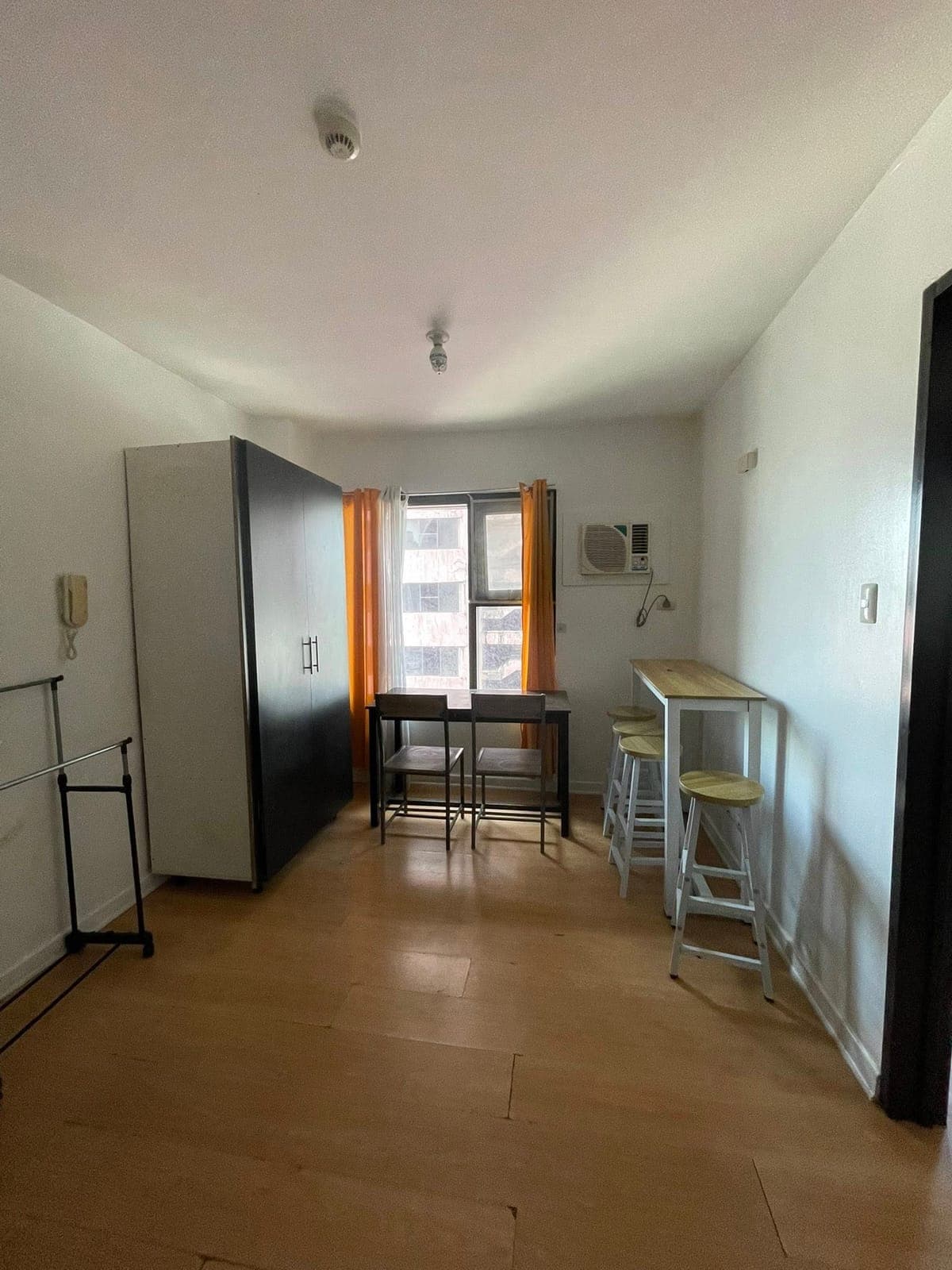 🏙️ **Effortless City Living in Makati** - photo 1