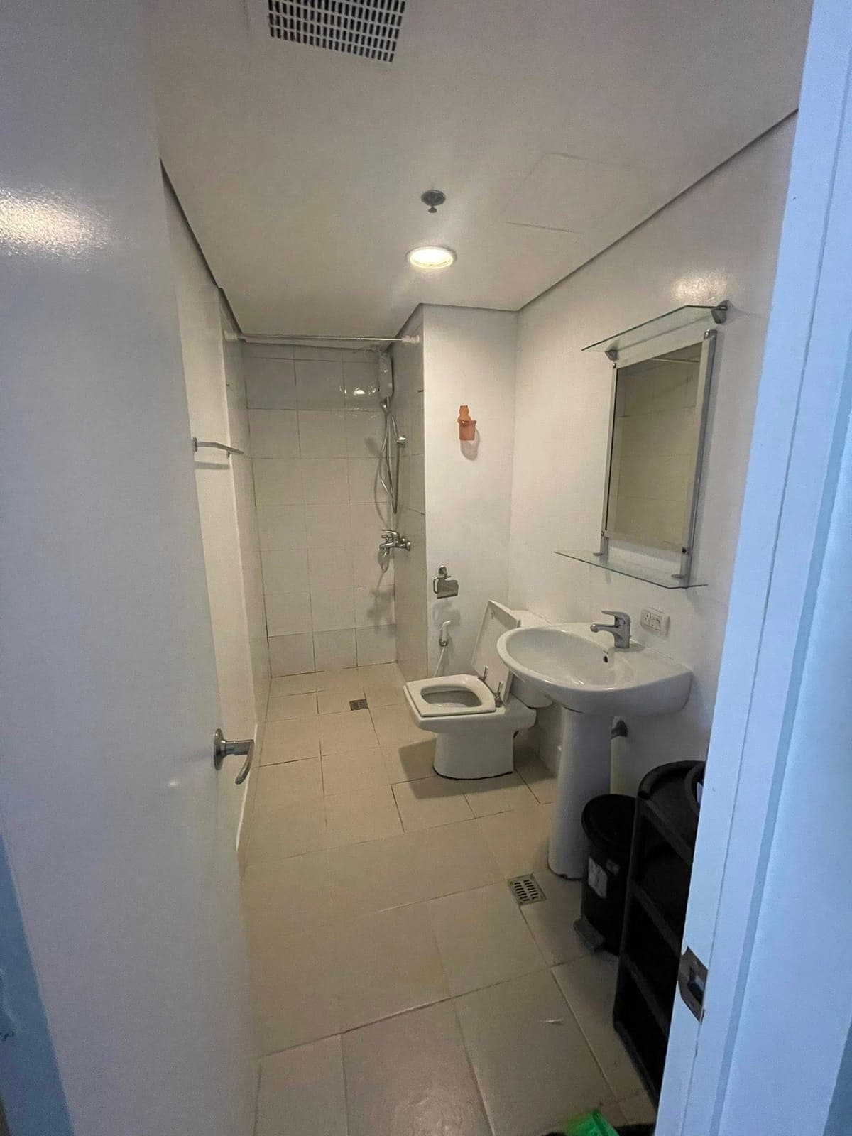 🏙️ **Effortless City Living in Makati** - photo 2