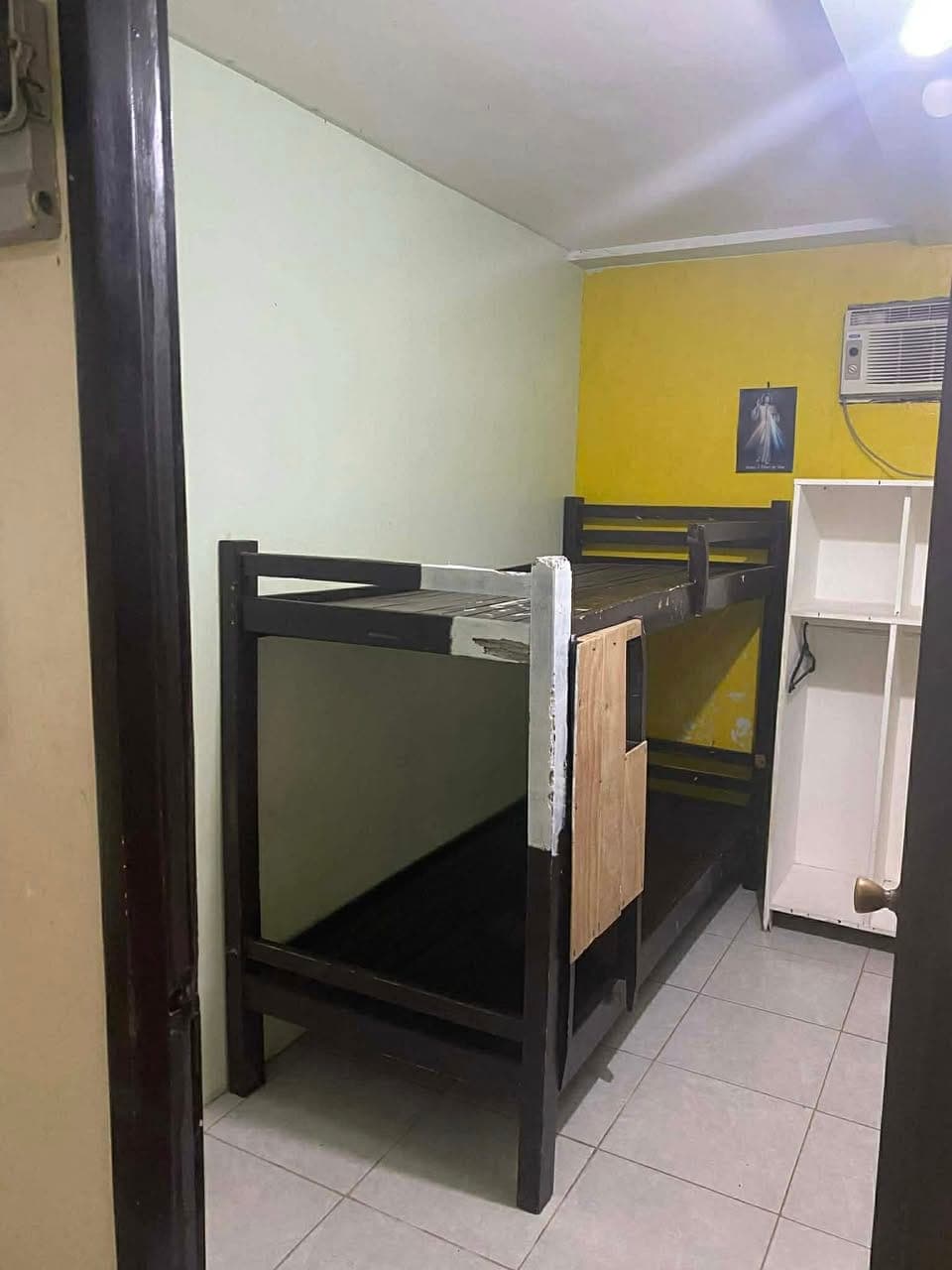 ROOM FOR RENT JACINTO NEAR ADDU/ROXAS - photo 1