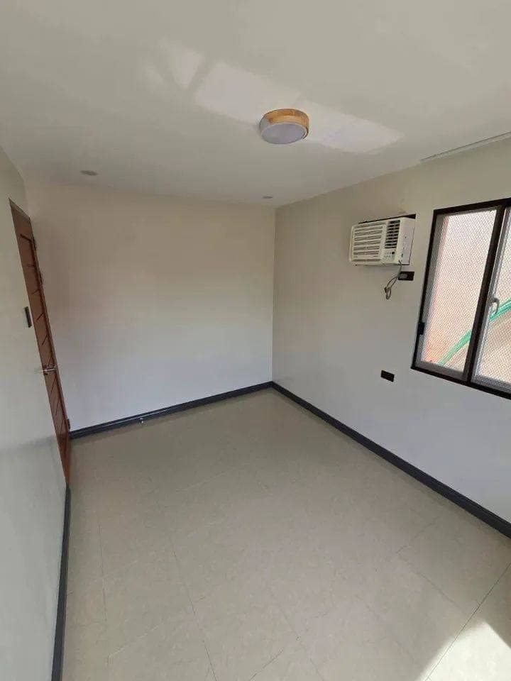 Direct Listing ‼️ - photo 3