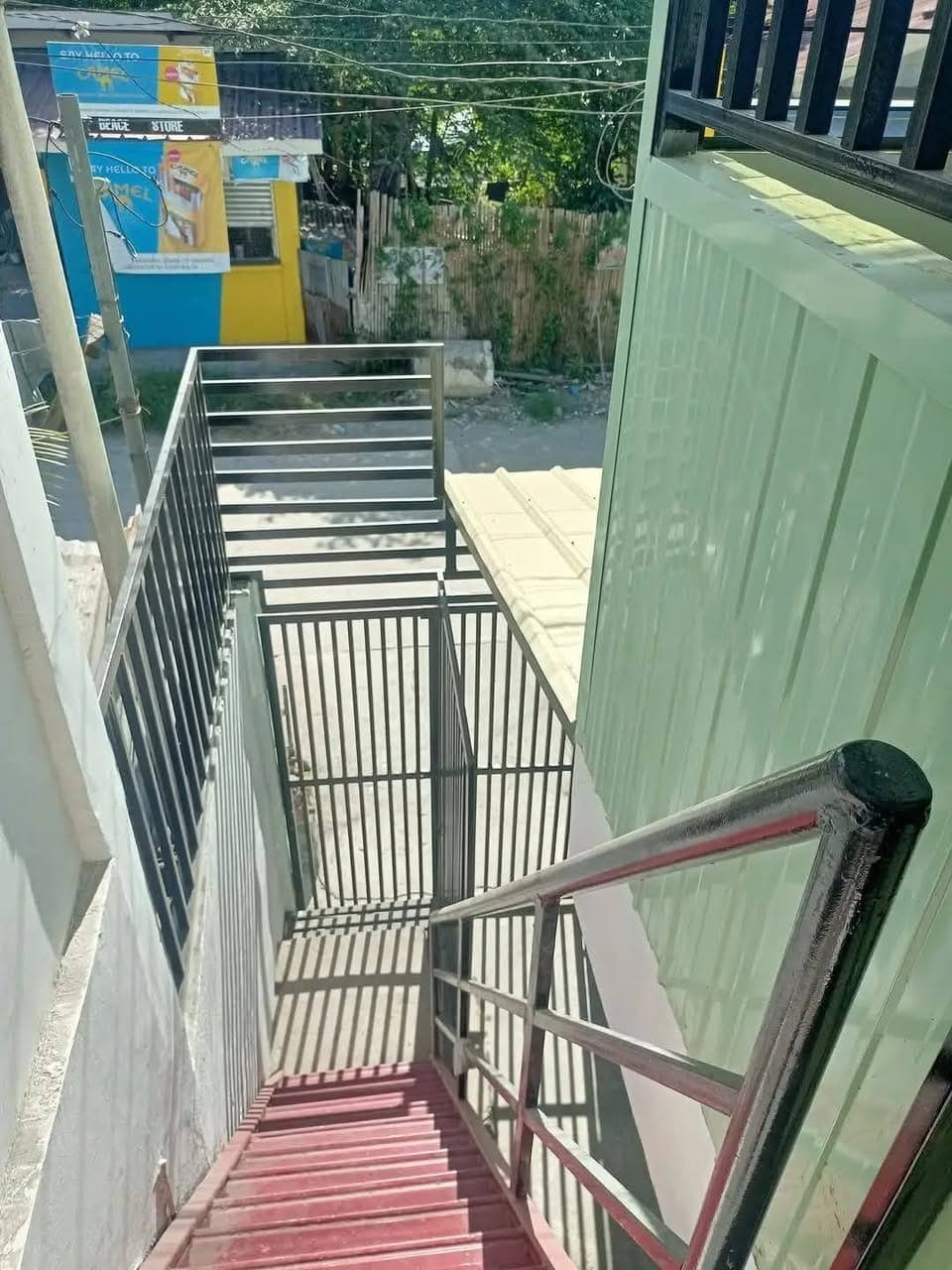 "female room for rent" - photo 1