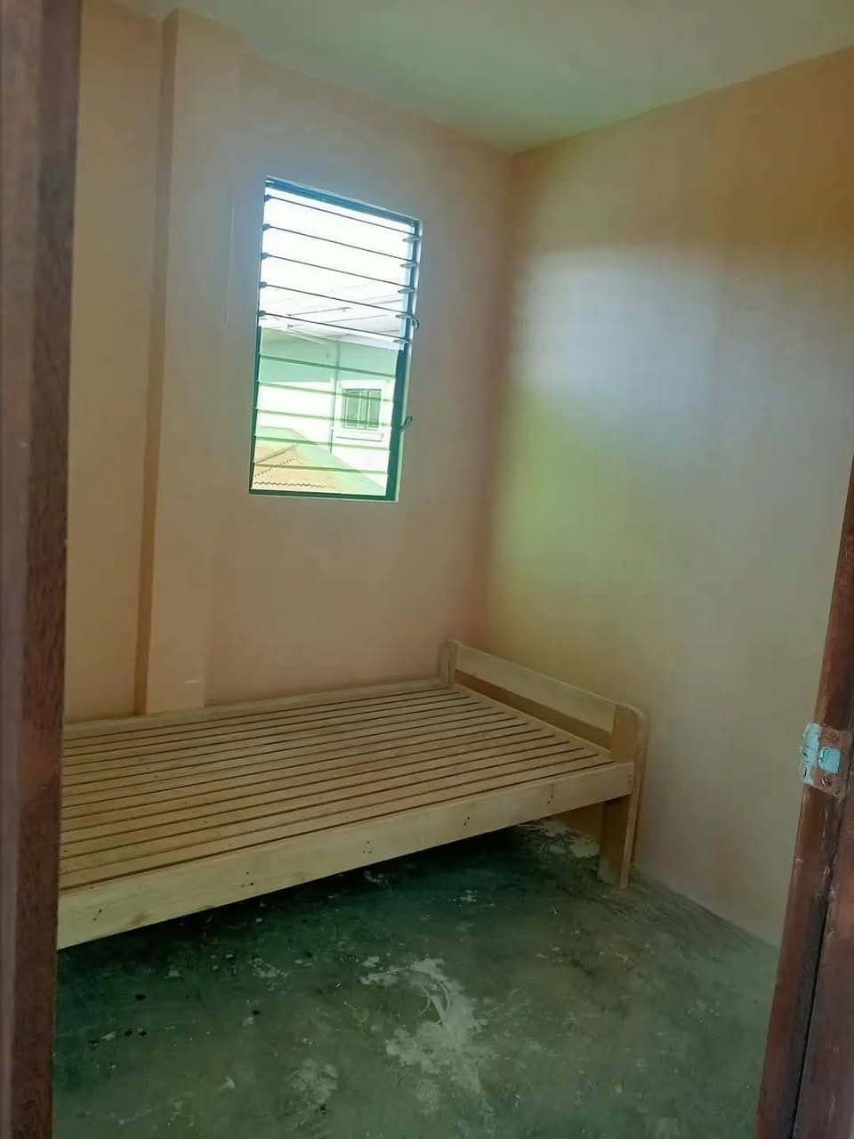 "female room for rent" - photo 5