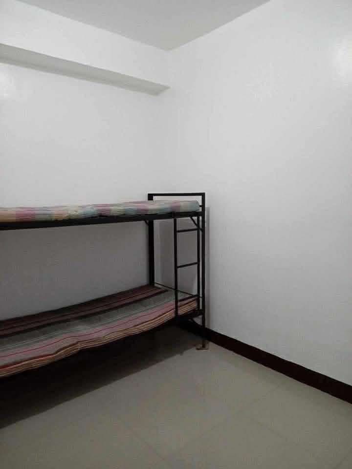 Available Room for rent! - photo 4