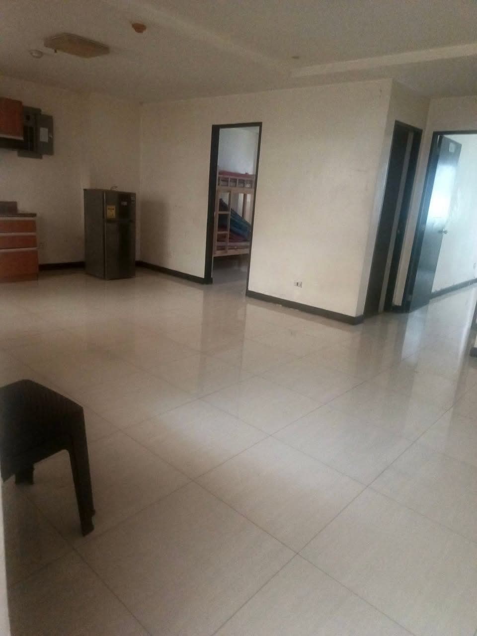 Apartment for lease Pasay Baclaran 7 minutes Moa 2 bedrooms 30k 3 bedrooms 40k all semi furnished - photo 1