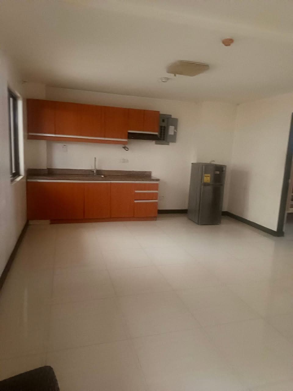 Apartment for lease Pasay Baclaran 7 minutes Moa 2 bedrooms 30k 3 bedrooms 40k all semi furnished - photo 3