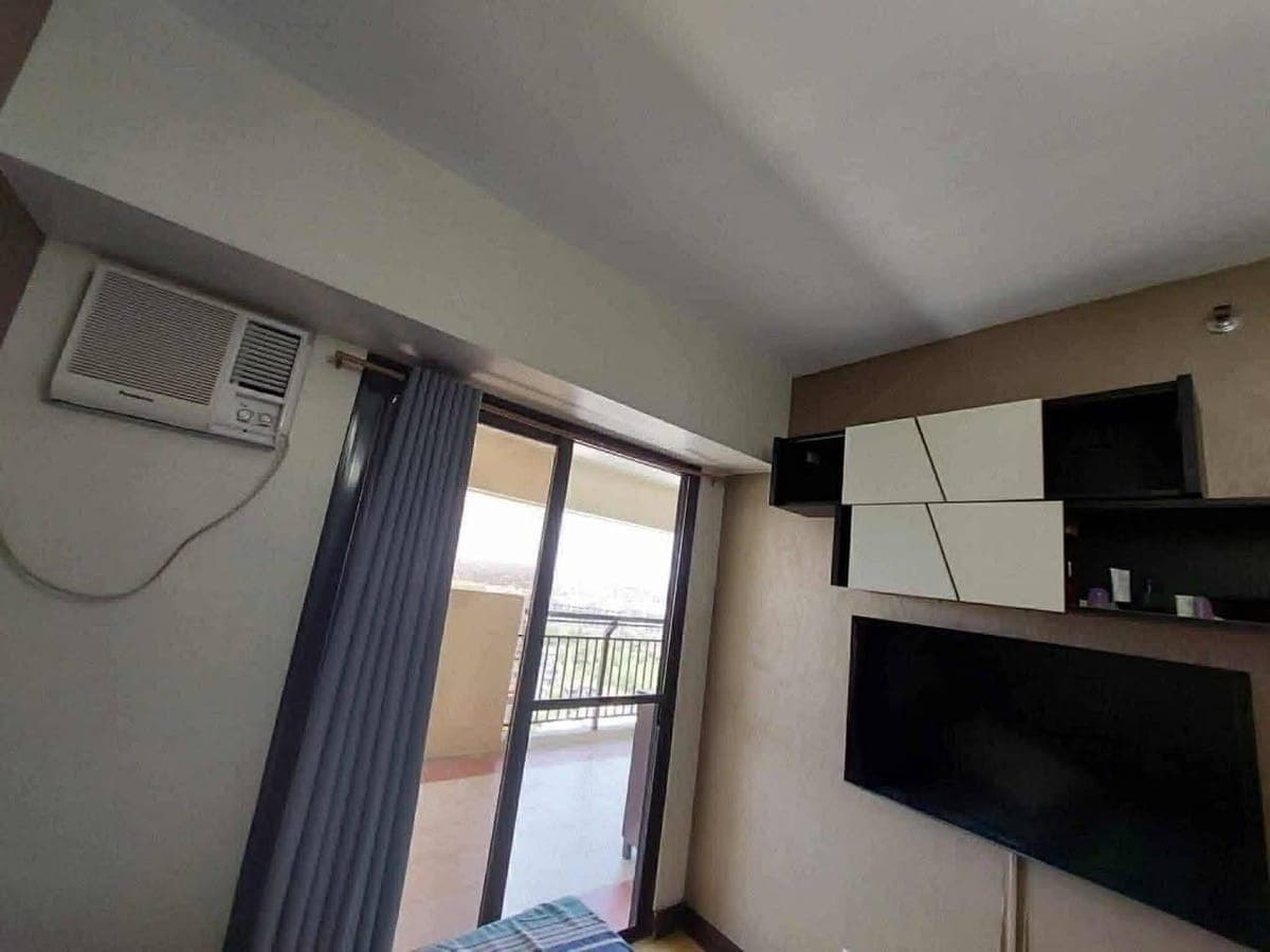 𝐅𝐎𝐑 𝐑𝐄𝐍𝐓 Two Bedrooms Condo at ROYAL PALM RESIDENCES - photo 4