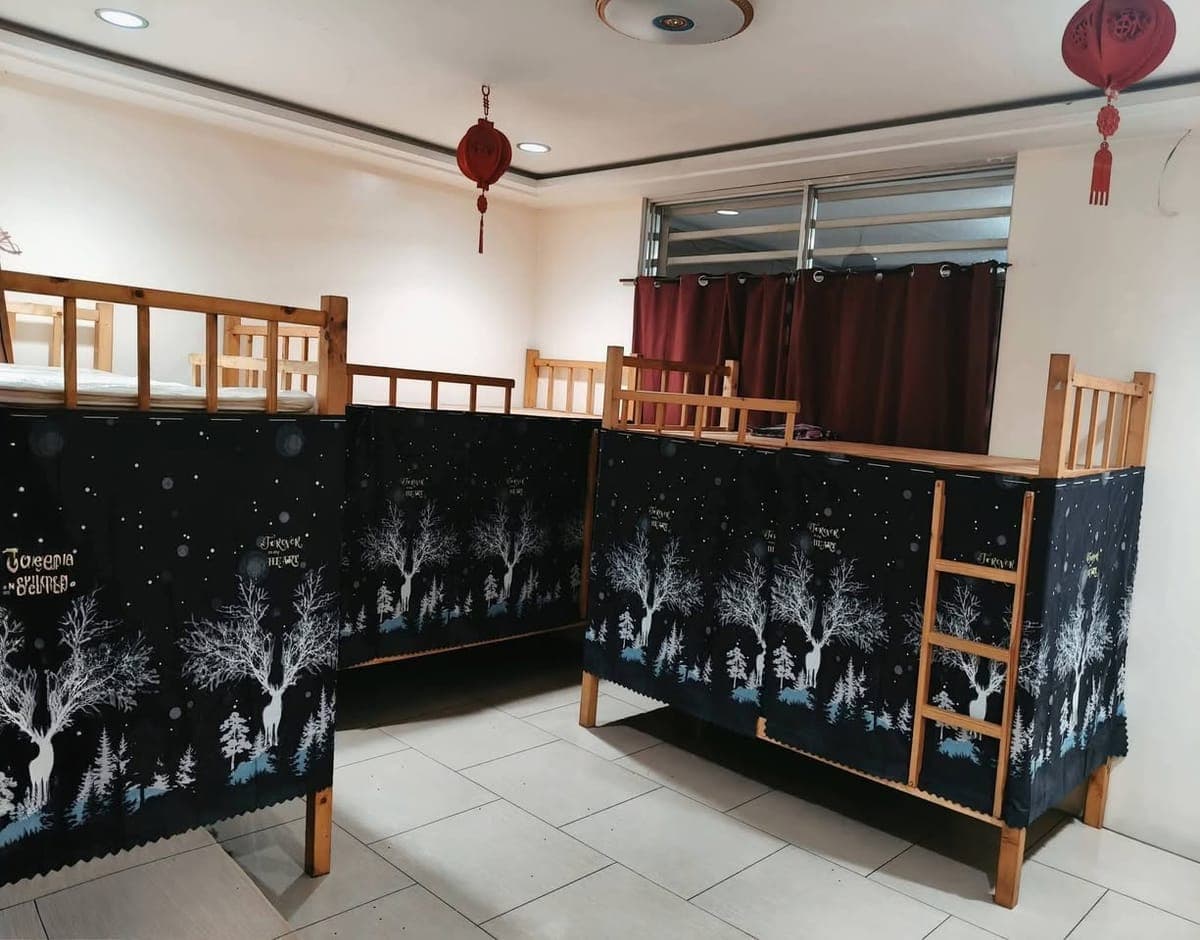 🛏️MALE & FEMALE BEDSPACE 🛏️ - photo 1