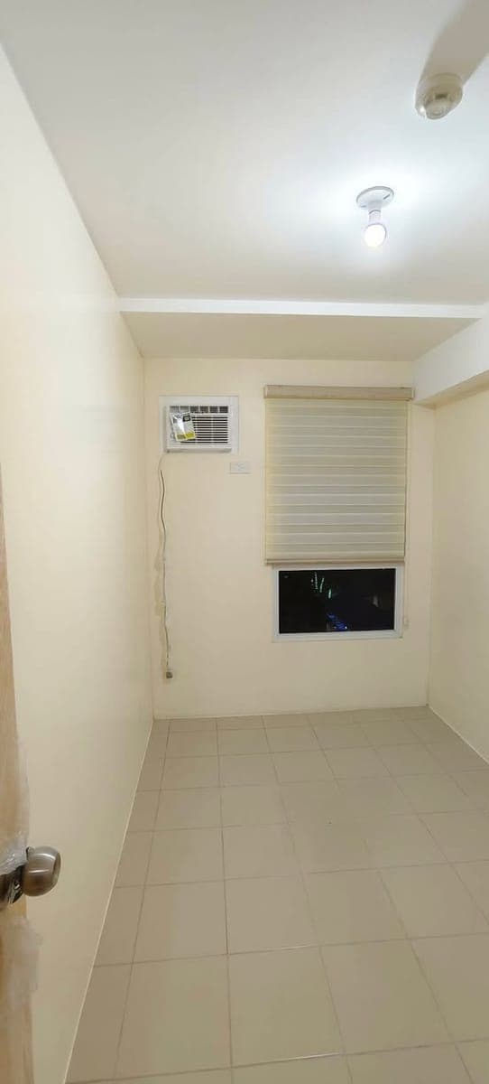 Condo for rent (2BR) Bare Unit - photo 3
