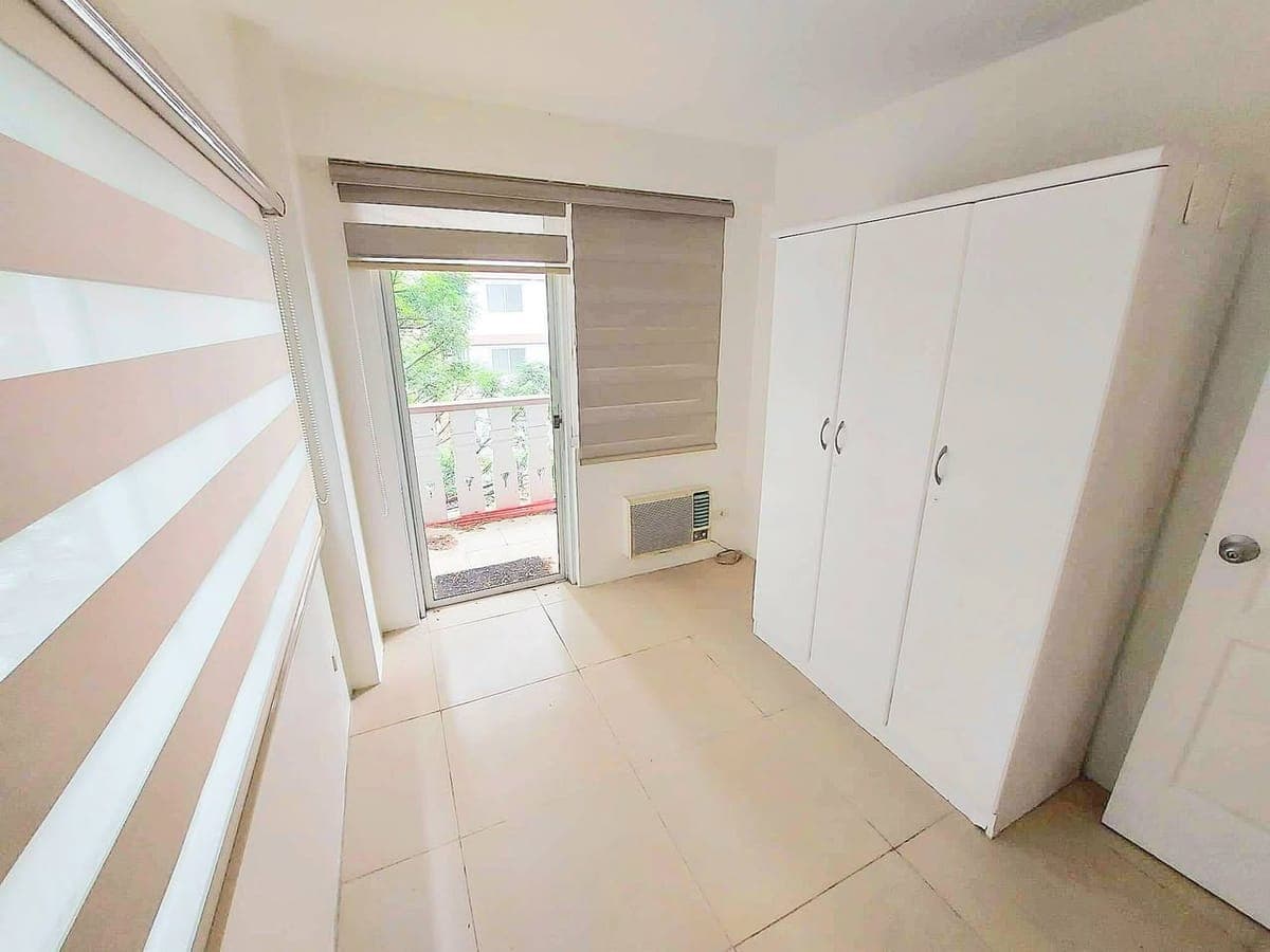 3BR BESIDE ROBINSONS MAGNOLIA - photo 2