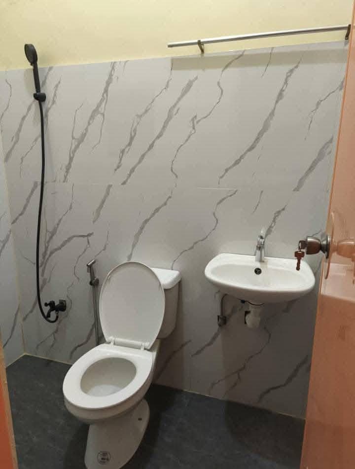 2 units available for rent located in Bangkal Davao city    Inclusions:                 - aircon roo... - photo 5