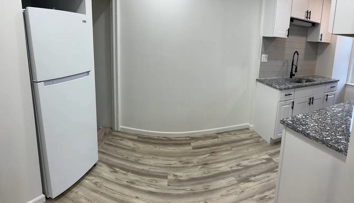 I am a private landlord i have 1-5 bedrooms  Apartments and Houses to rent in a quiet and conducive... - photo 2