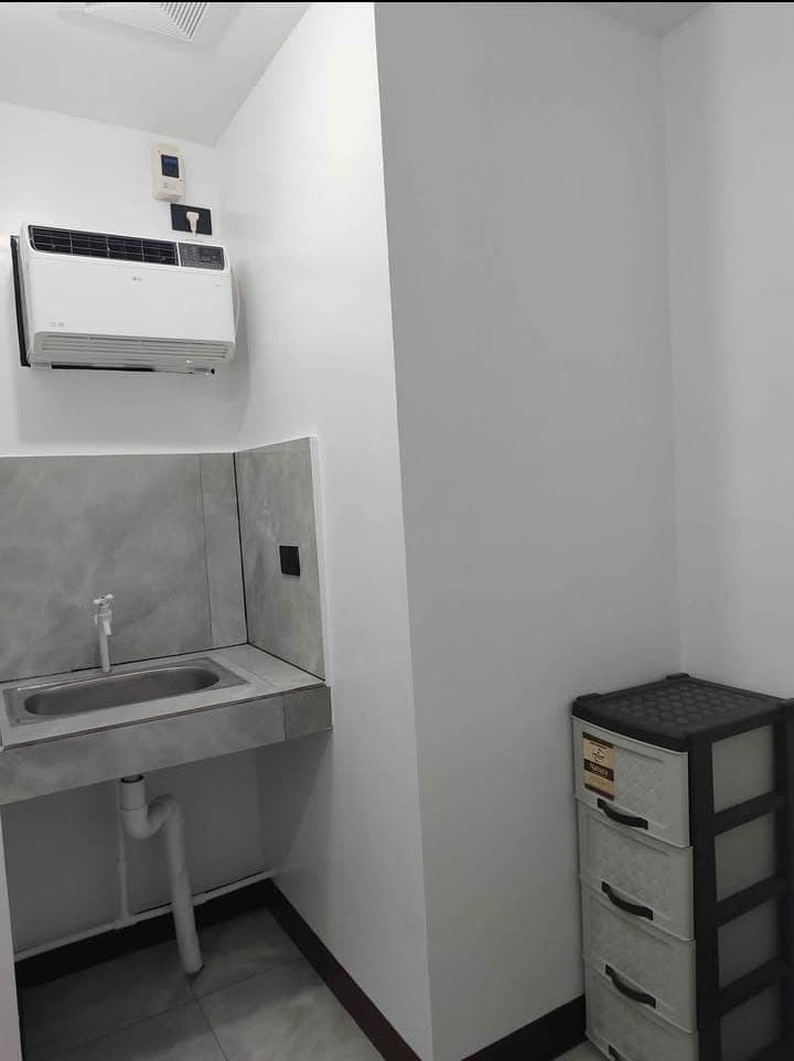 SOLO STUDIO ROOM FOR RENT - photo 4