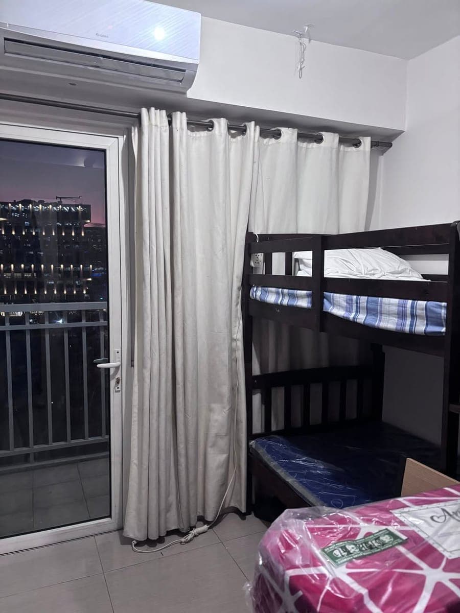 CONDO SHARING NEAR MOA & E-COM - photo 1