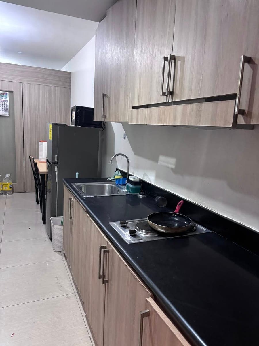 CONDO SHARING NEAR MOA & E-COM - photo 2