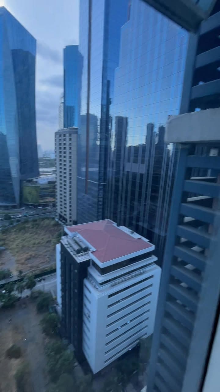 Super lapit sa lahat WALKING DISTANCE, no need to waste precious hours commuting na! Convenient location! - photo 5