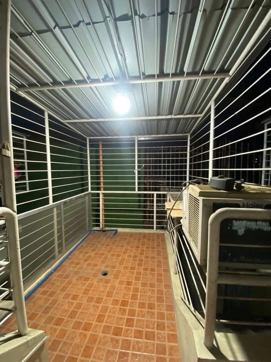 BEDSPACE AVAILABLE - photo 5