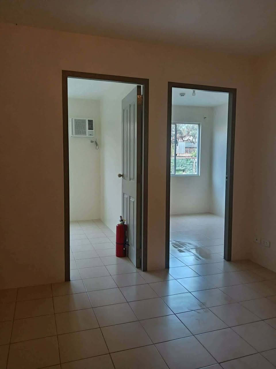 FOR RENT: 2-Bedroom Condo Unit in Karuhatan Rd.Valenzuela - photo 2