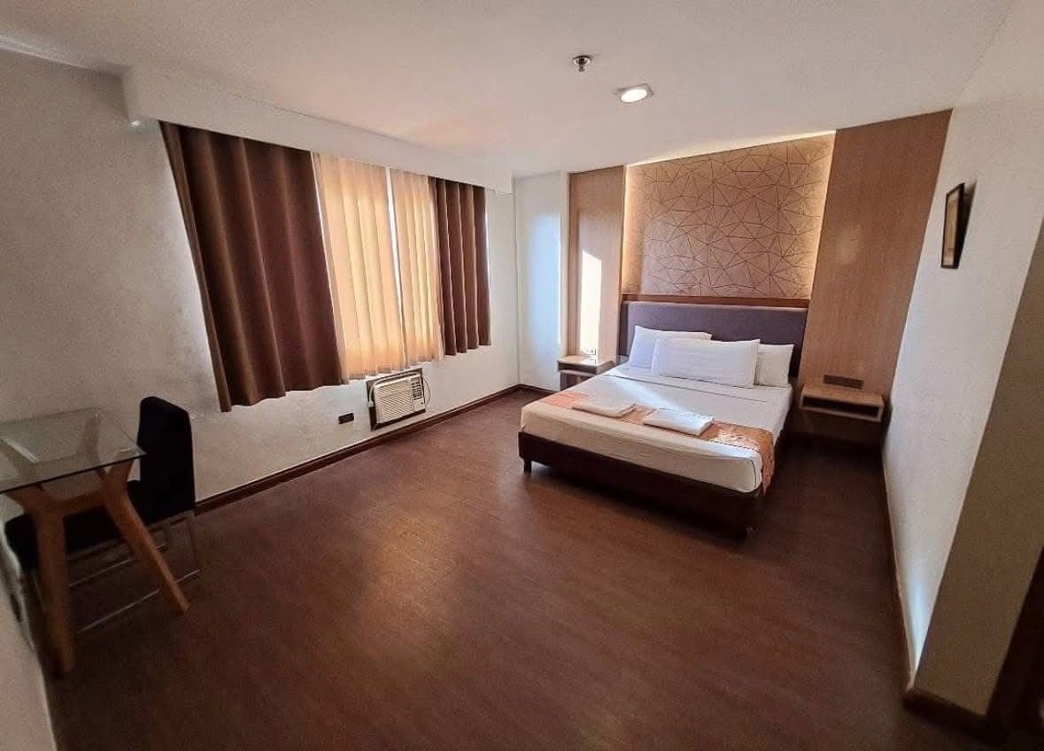FOR RENT: ₱35,000/month. - Inclusive association dues - photo 4