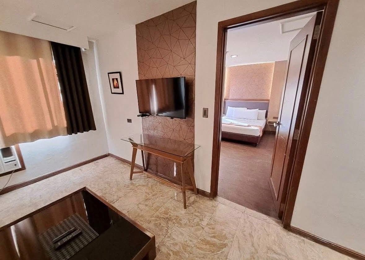 FOR RENT: ₱35,000/month. - Inclusive association dues - photo 5