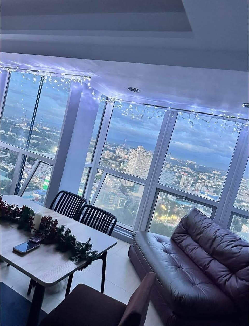 ✅FOR Rent Condo in Q.C FULLY FURNISH with -2BR /80 𝘀𝗾𝗺 - photo 1