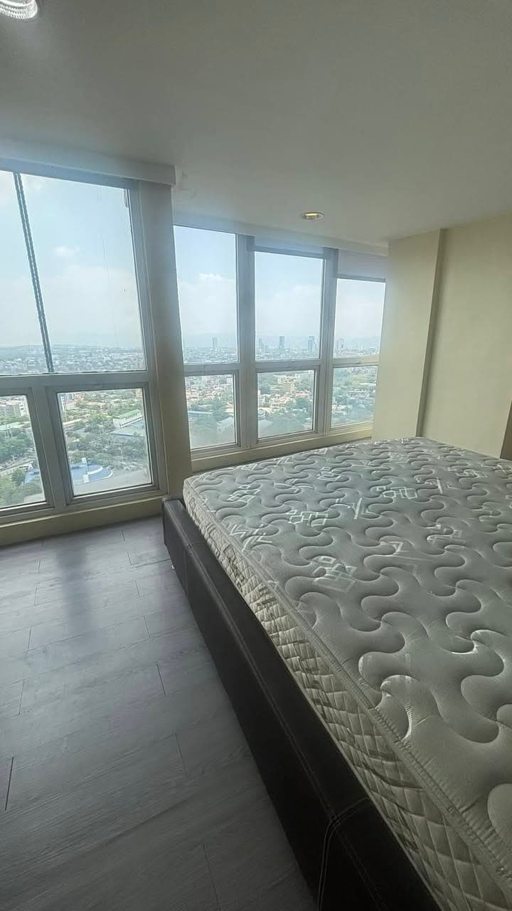 ✅FOR Rent Condo in Q.C FULLY FURNISH with -2BR /80 𝘀𝗾𝗺 - photo 5