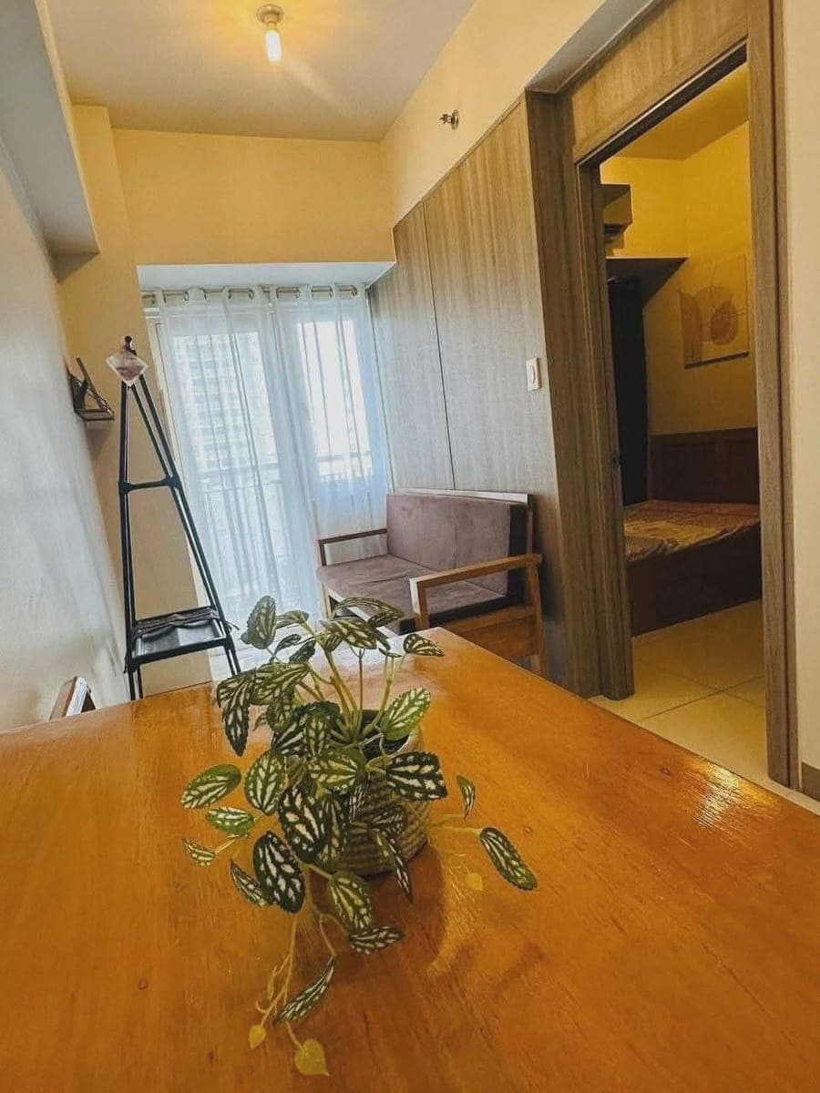 𝐅𝐎𝐑 𝐑𝐄𝐍𝐓 One Bedroom with Balcony Condo Unit at SMDC Coast Residences - photo 1
