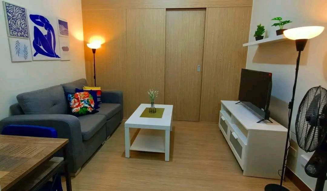 Trees Residences Quezon City – Fully Furnished 1BR (For Rent) with free Internet - photo 1