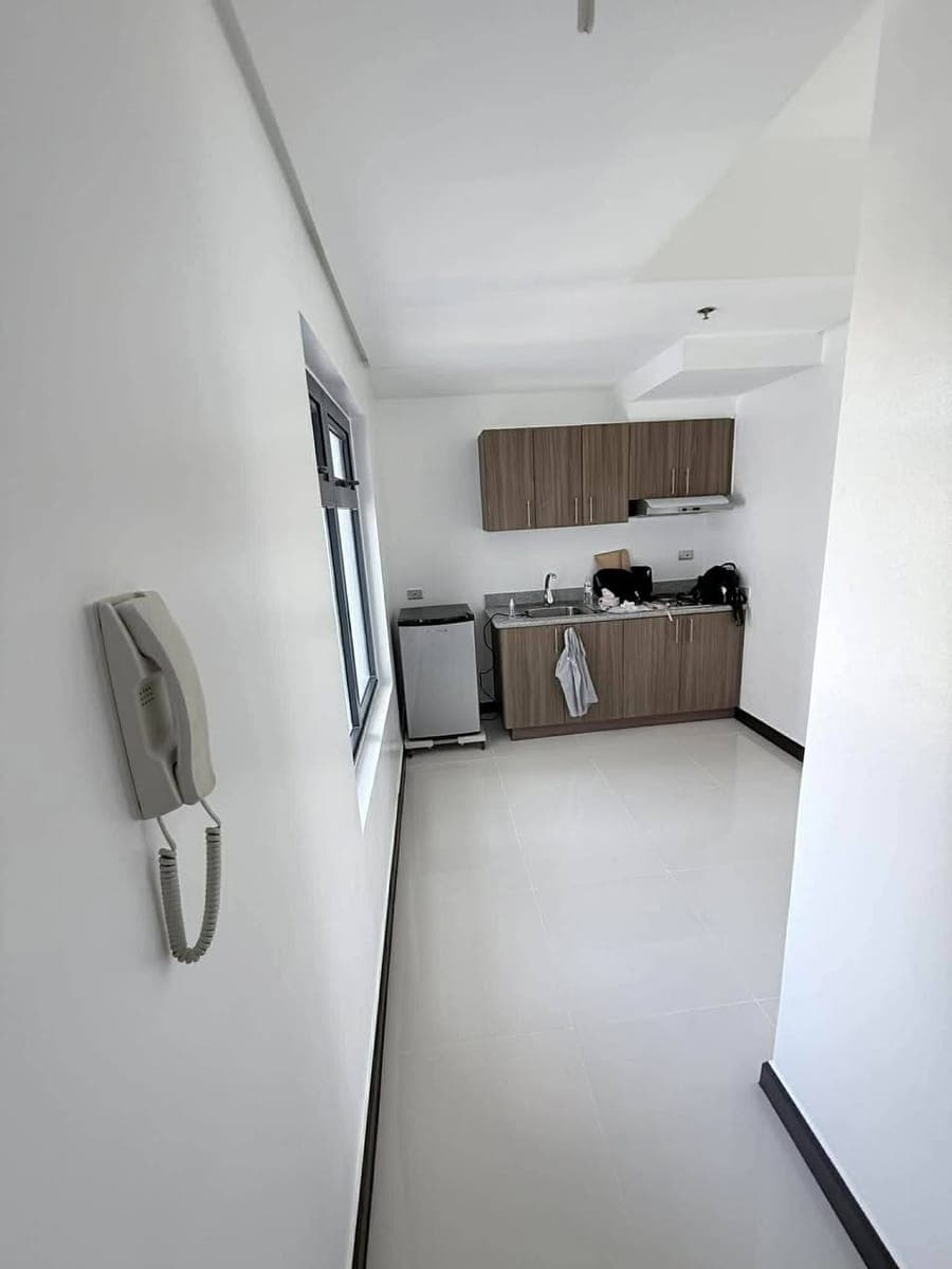 ✨ FOR LEASE | Semi-Furnished Studio Unit at CHIMES GREENHILLS ✨ - photo 1
