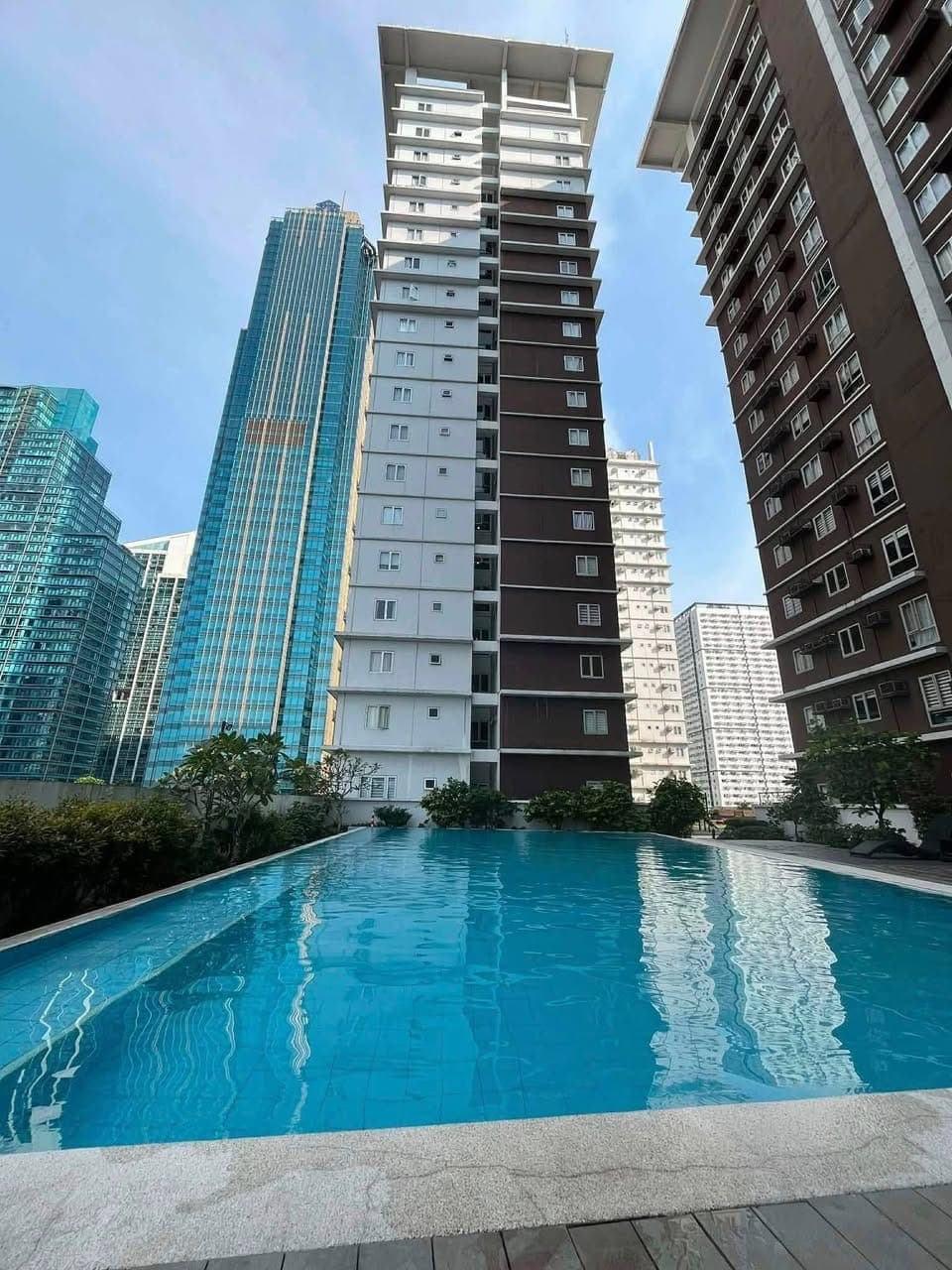 Avida Cityflex Towers BGC Taguig (Studio Rent corner unit) P30K bargain w/free wifi internet - photo 2