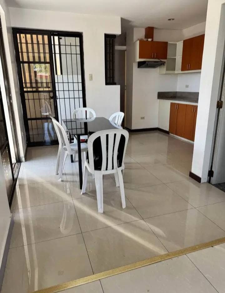 TOWNHOUSE (Corner Lot) FOR RENT - photo 4