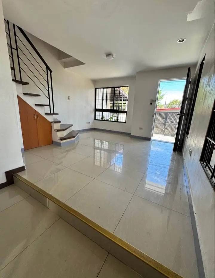 TOWNHOUSE (Corner Lot) FOR RENT - photo 5