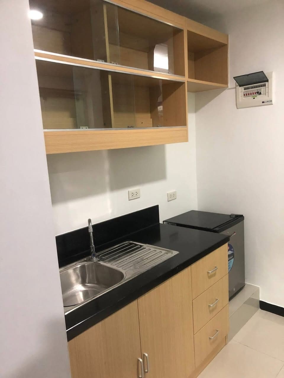 ‼️ ₱5,000/mo | HARVARD SUITES Condominium ‼️  ✨ DIRECT TO OWNER | 1 MIN WALK TO LRT-1 QUIRINO ✨ TAFT Ave ‼️ - photo 2