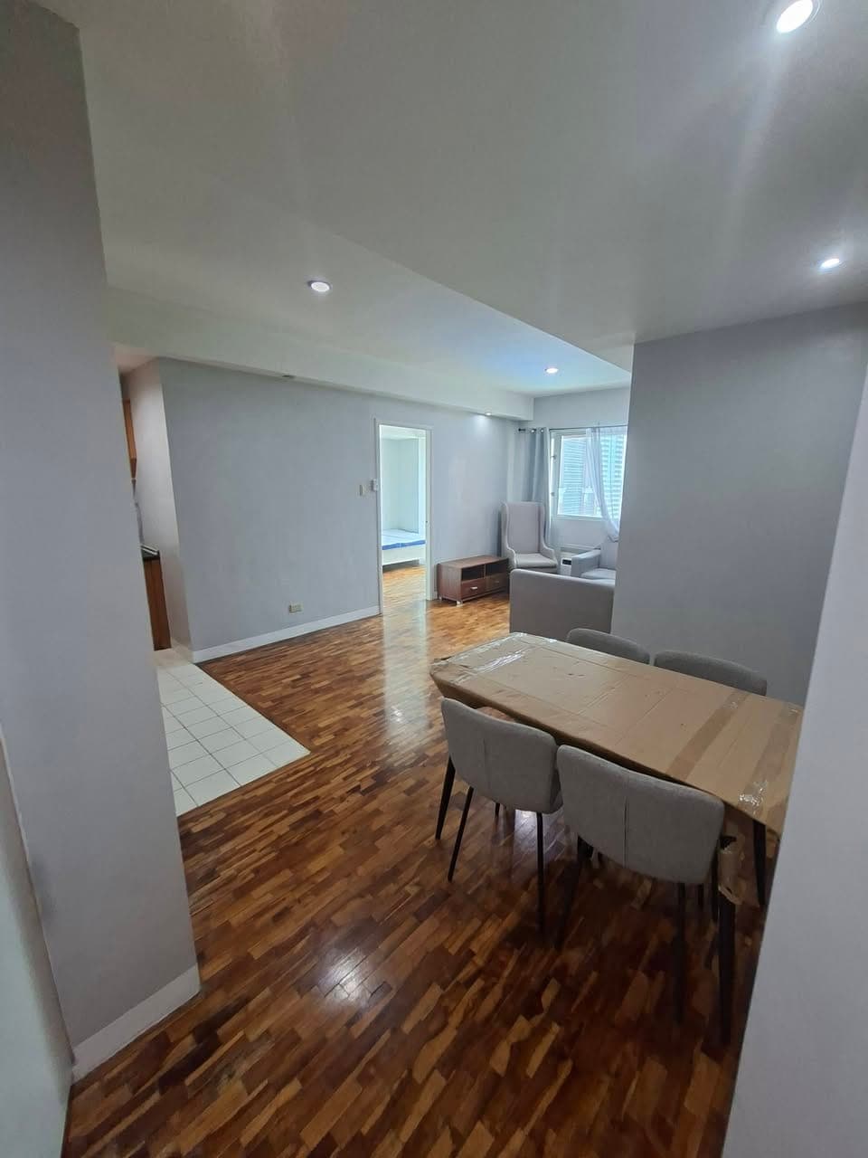 Real 1bedroom makati condo, 45sqm furnished unit 25k per Month - photo 2