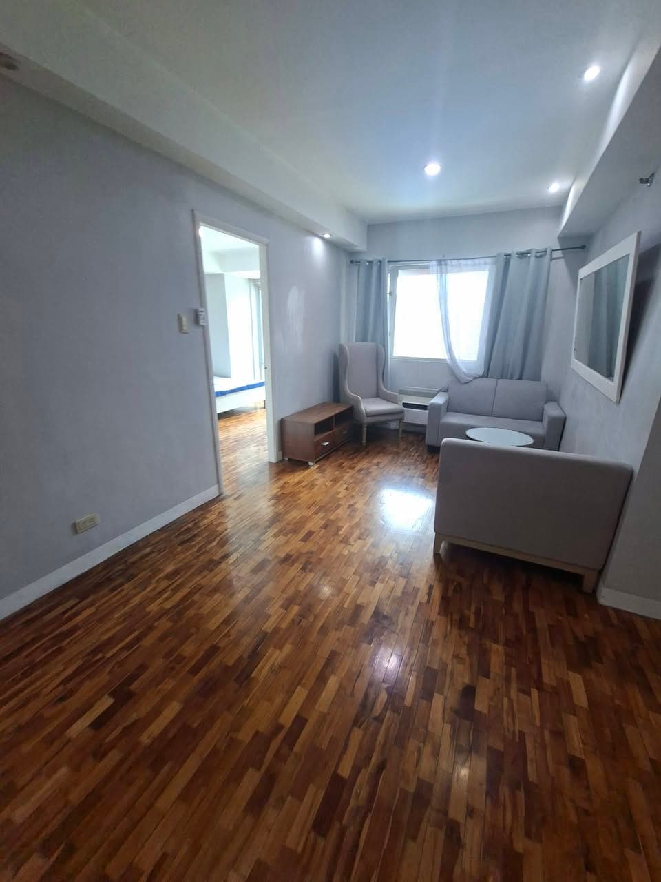 Real 1bedroom makati condo, 45sqm furnished unit 25k per Month - photo 3