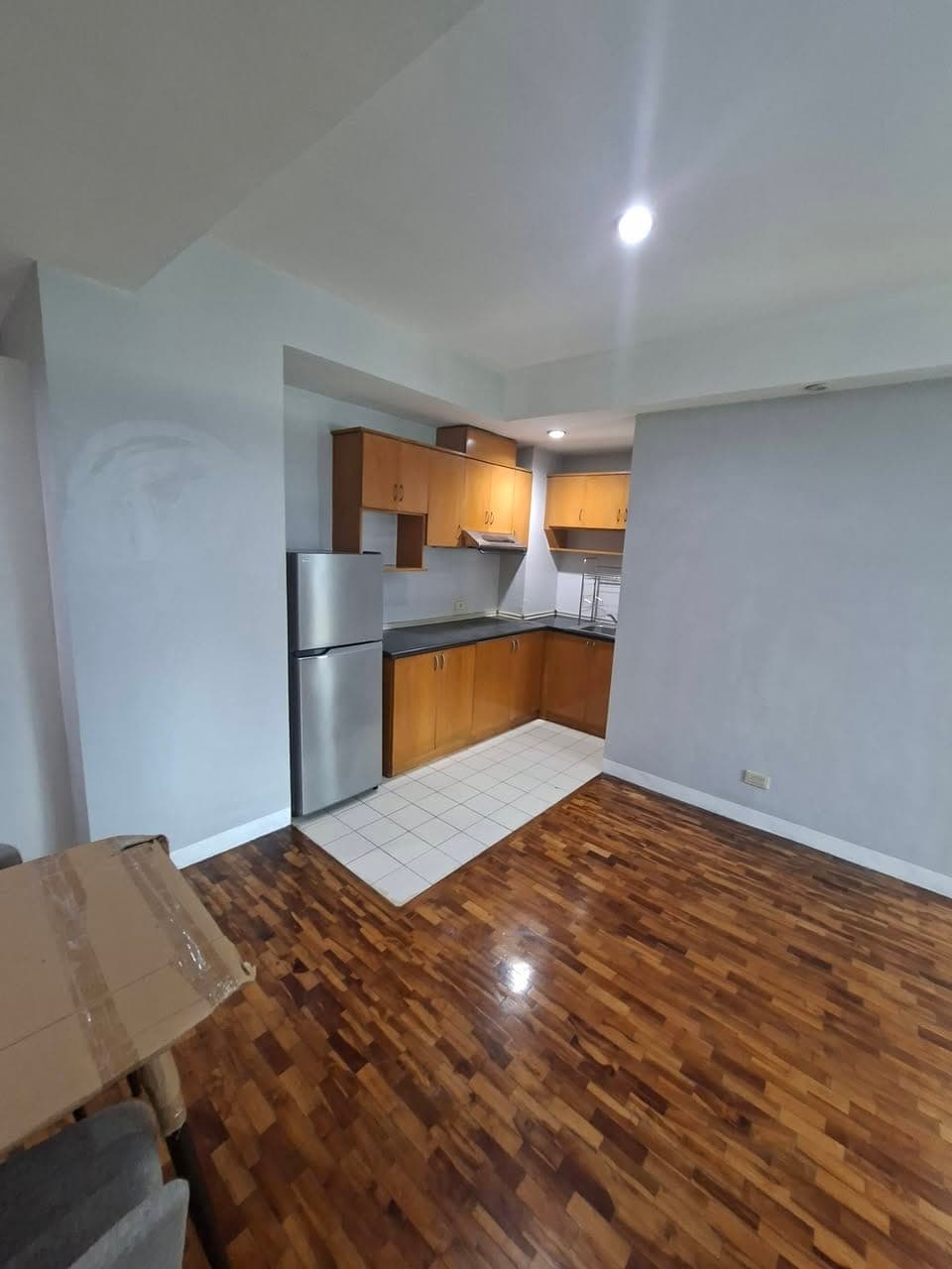 Real 1bedroom makati condo, 45sqm furnished unit 25k per Month - photo 4