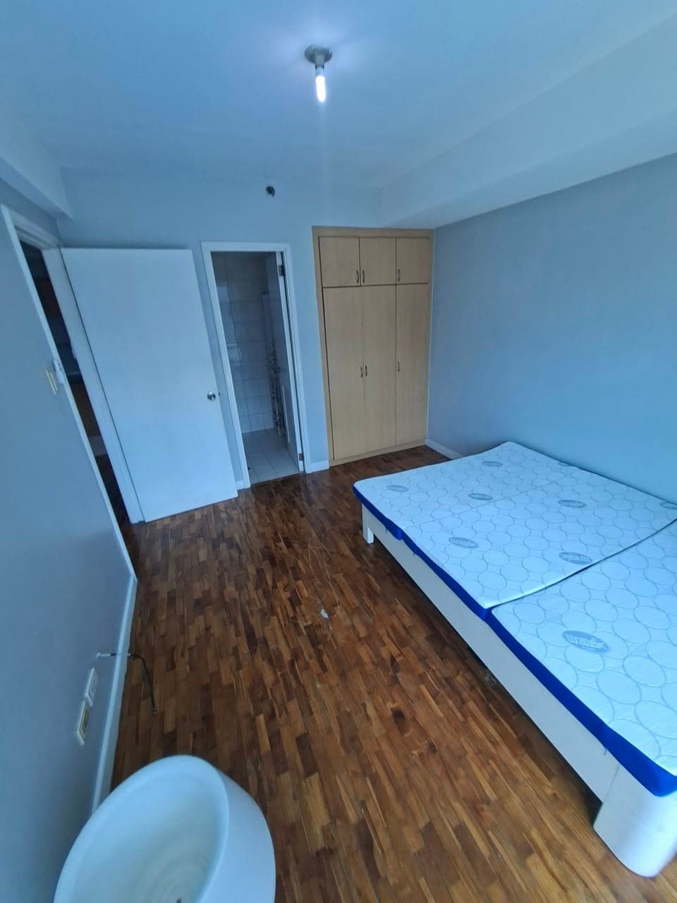 Real 1bedroom makati condo, 45sqm furnished unit 25k per Month - photo 5
