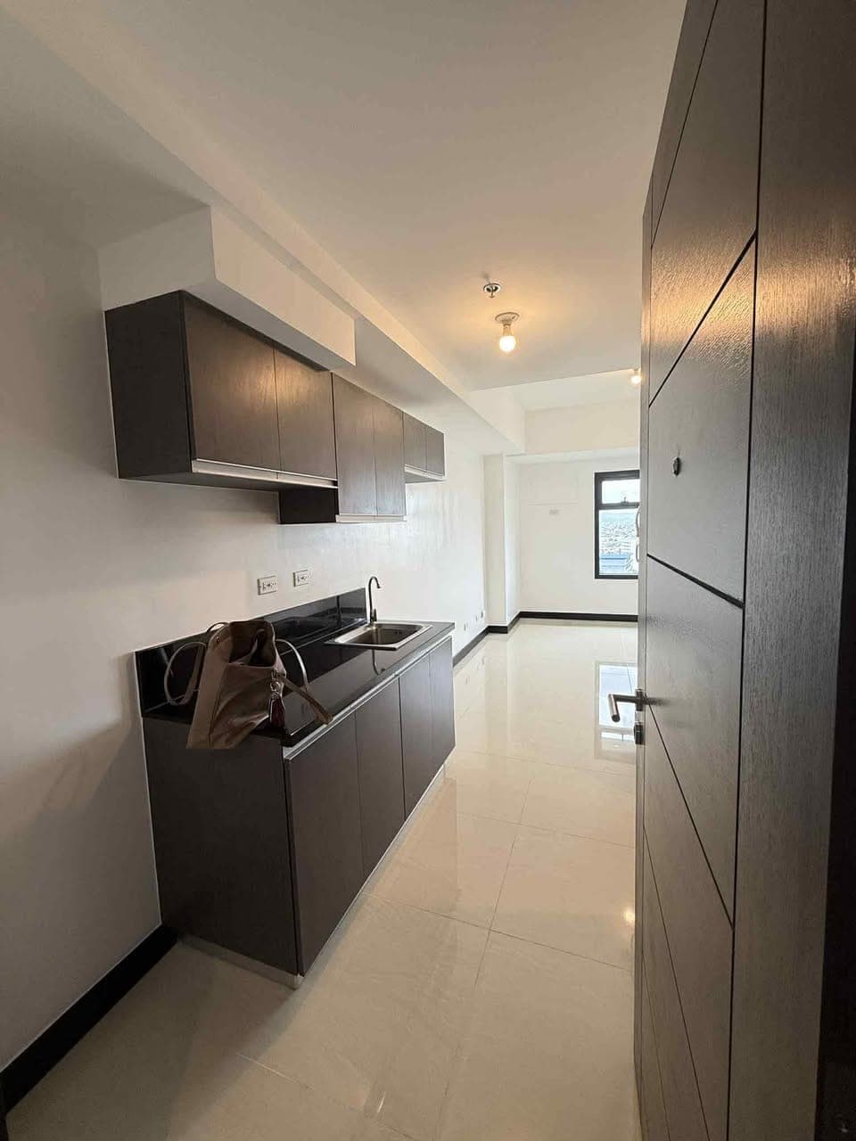 Newly built units at SYNC Residences (S Tower) offer that premium hotel feel right in the heart of P... - photo 3