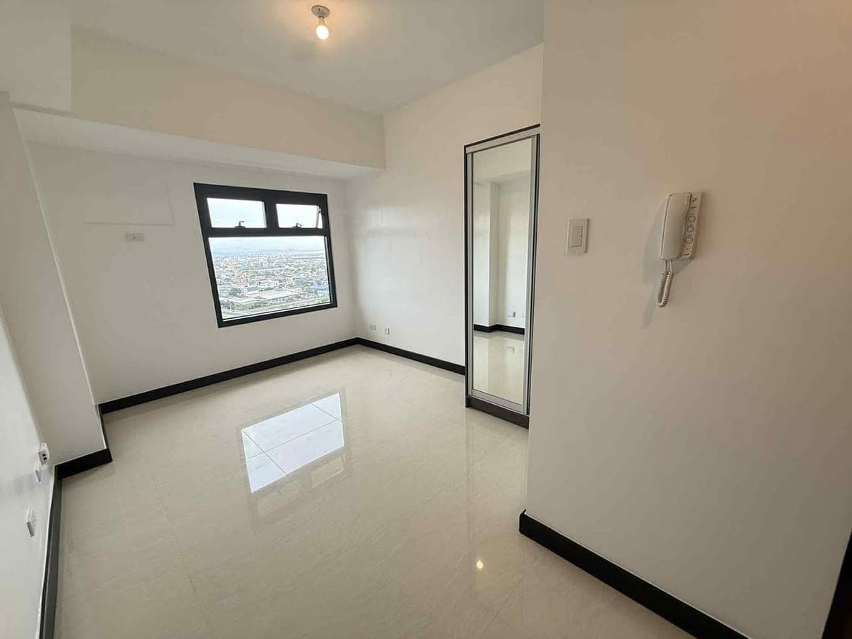 Newly built units at SYNC Residences (S Tower) offer that premium hotel feel right in the heart of P... - photo 4