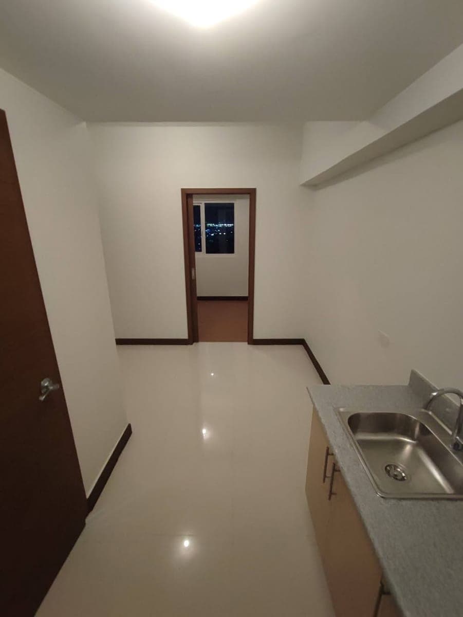 For rent  one bedroom condominium in taft  pasay - photo 1